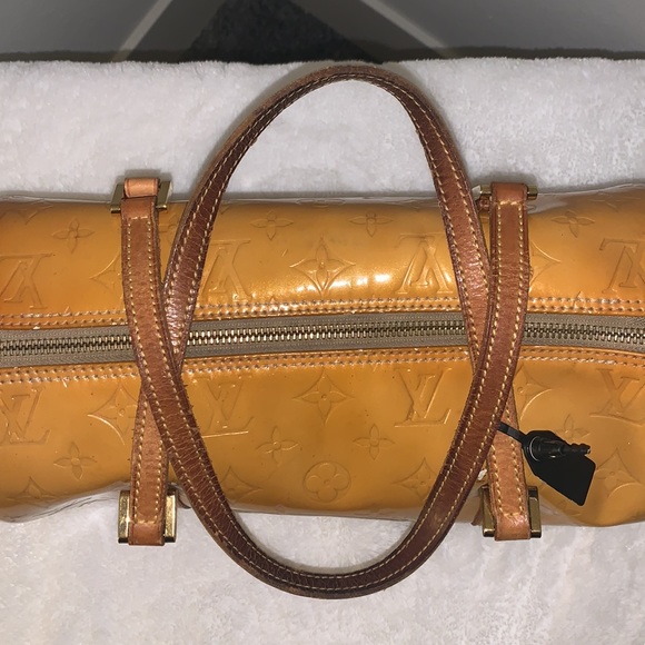 Louis Vuitton Yellow Vernis Monogram Barrel Bag - Picture 4 of 16